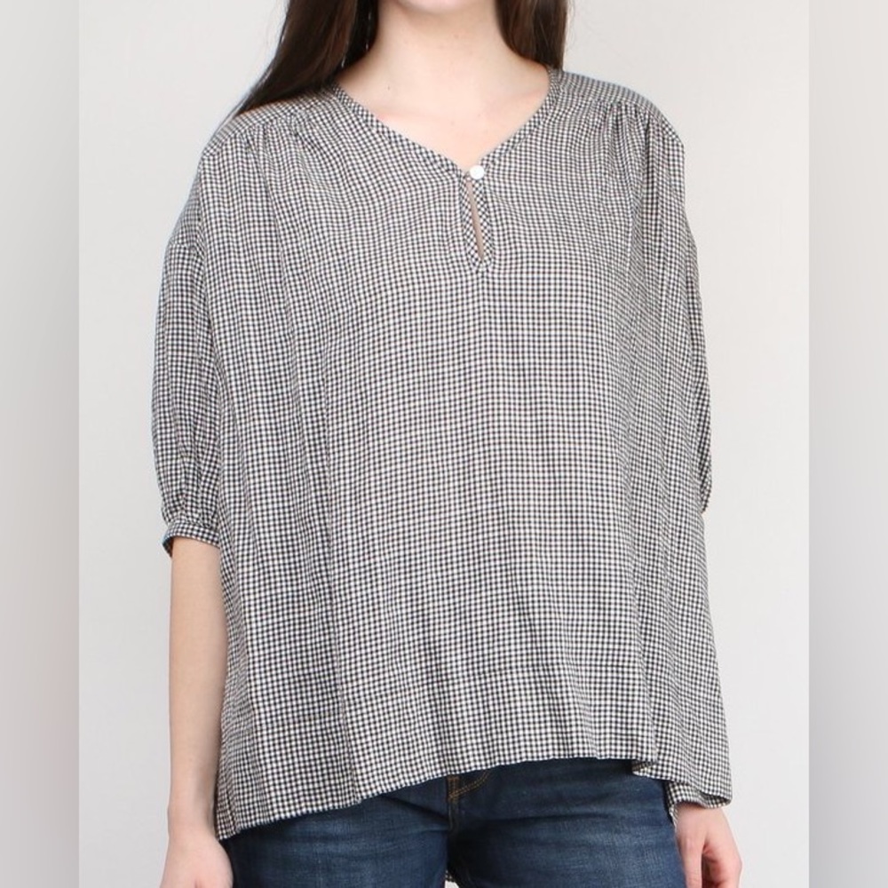 6397 black and white gingham peasant shirt. Excellent condition.